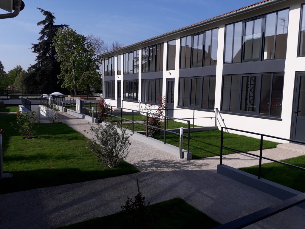 Rénovation immeuble paris agrandissement surélévation construction neuve architecte. Architecte Paris. Architecte rénovation immeuble. Transformation immeuble Neuilly sur Marne