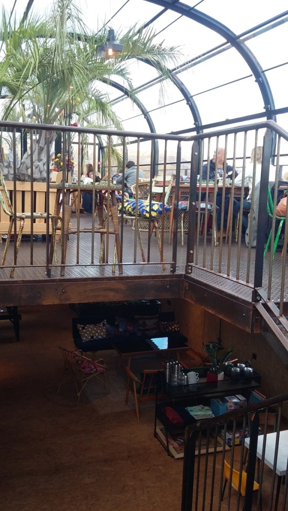 Transformation péniche restaurant. Péniche bar architecte. Transformation péniche architecte. Peniche bar seine. Modification péniche architecte. Architecte péniche. Frédéric Wetzel