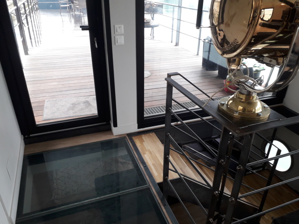 Transformation péniche Lyon. Architecte péniche Lyon. Péniche Freycinet architecte. Architecte péniche. Architecte Lyon. Transformation bateau Lyon