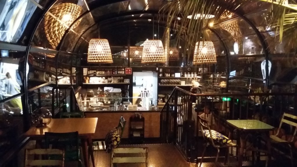 Transformation péniche restaurant. Péniche bar architecte. Transformation péniche architecte. Peniche bar seine. Modification péniche architecte. Architecte péniche