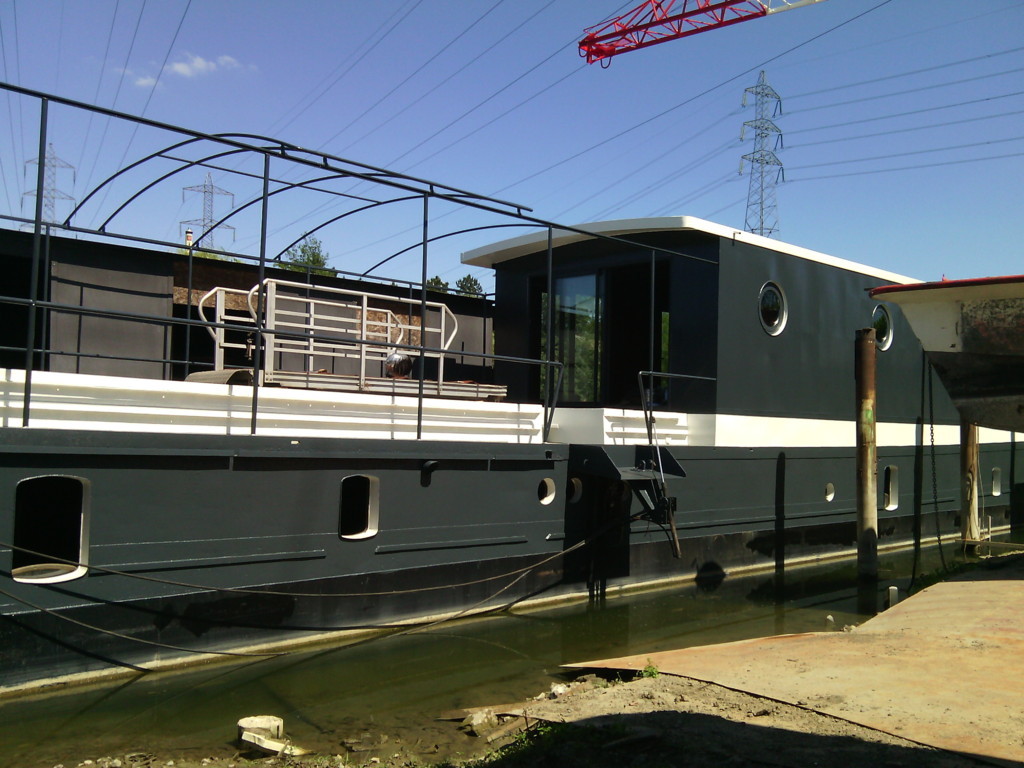 Péniche Neuilly sur Seine. Surélévation péniche Freycinet. architecte péniche. Architecte naval