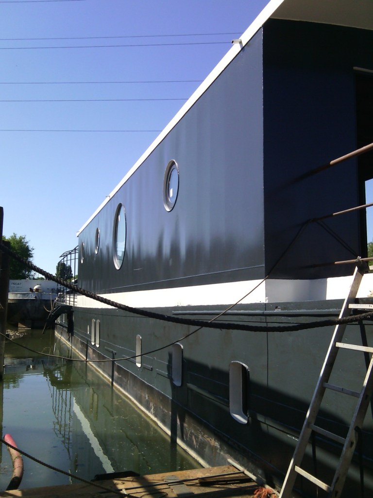 Péniche Neuilly sur Seine. Surélévation péniche Freycinet. architecte péniche. Architecte naval